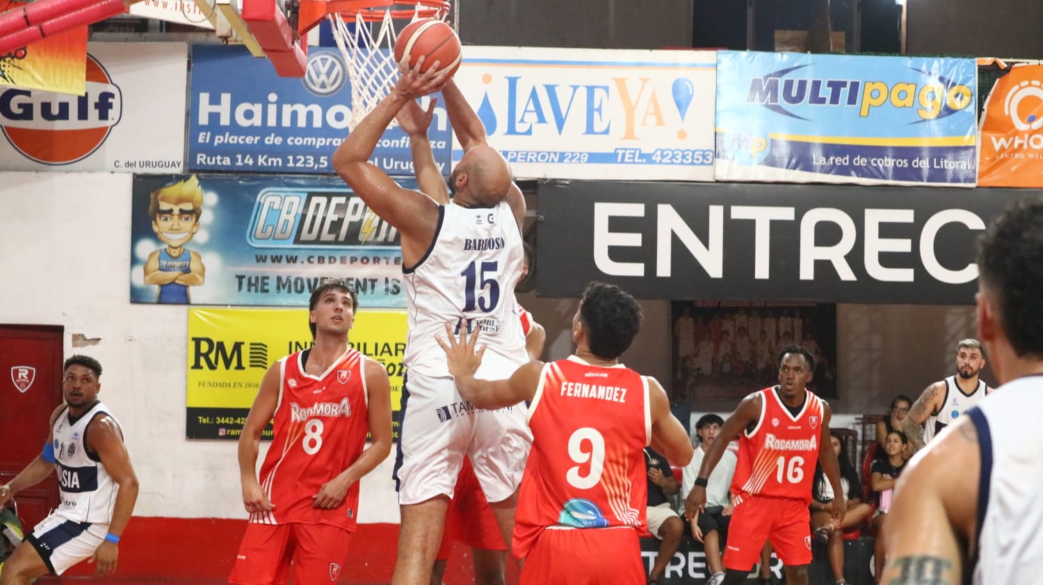 El Lobo se comi&oacute; a Rocamora y sigue clavado en el segundo lugar