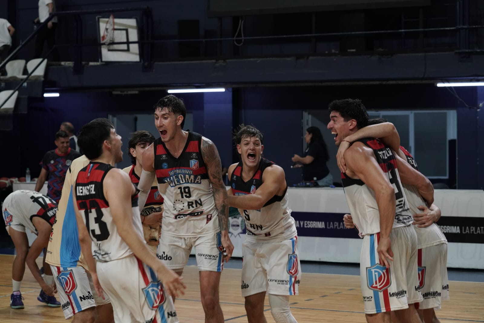 El Lobo cay&oacute; en el Poli ante Deportivo Viedma