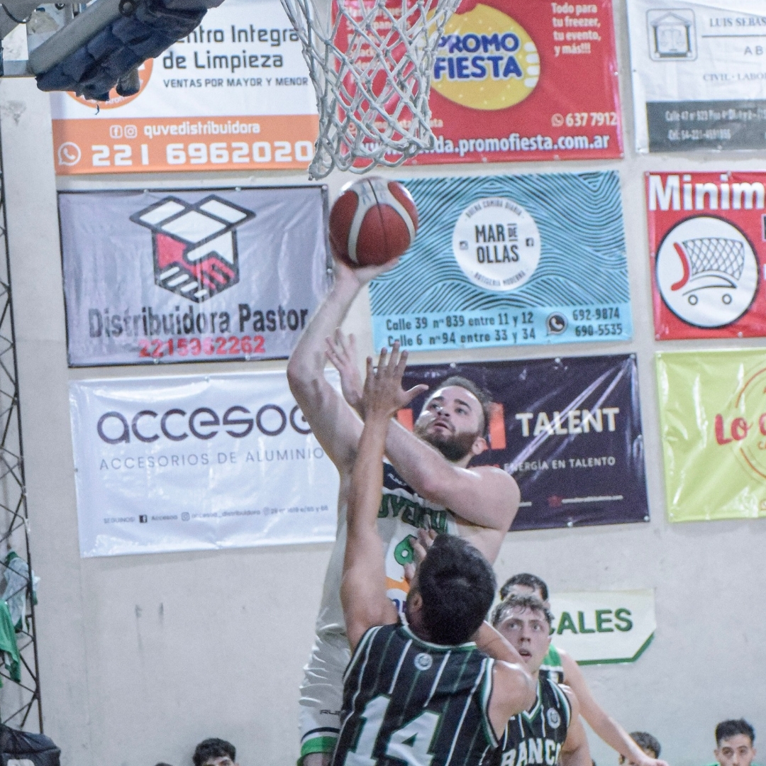 El Bancario despachó a Juventud y es el único puntero de la A2