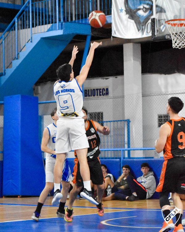 Los Hornos se impuso con car&aacute;cter en un partido de alta intensidad