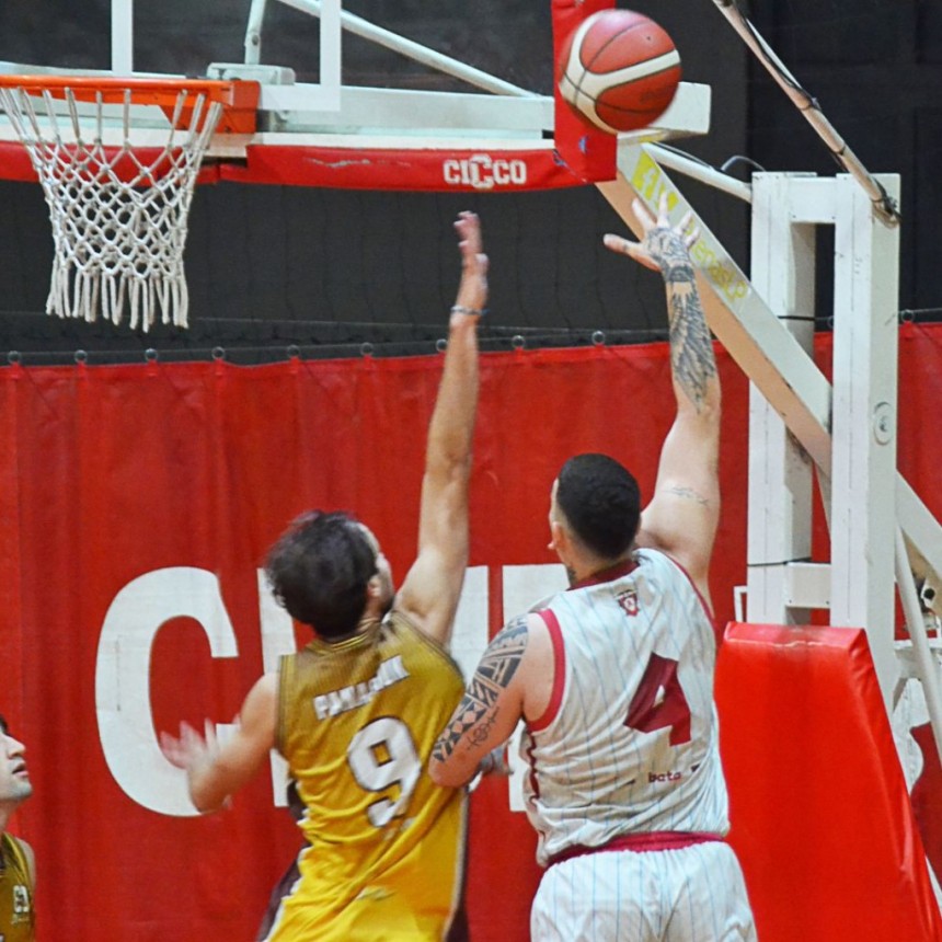 El Beta de Atenas ganó y escaló al pelotón de arriba