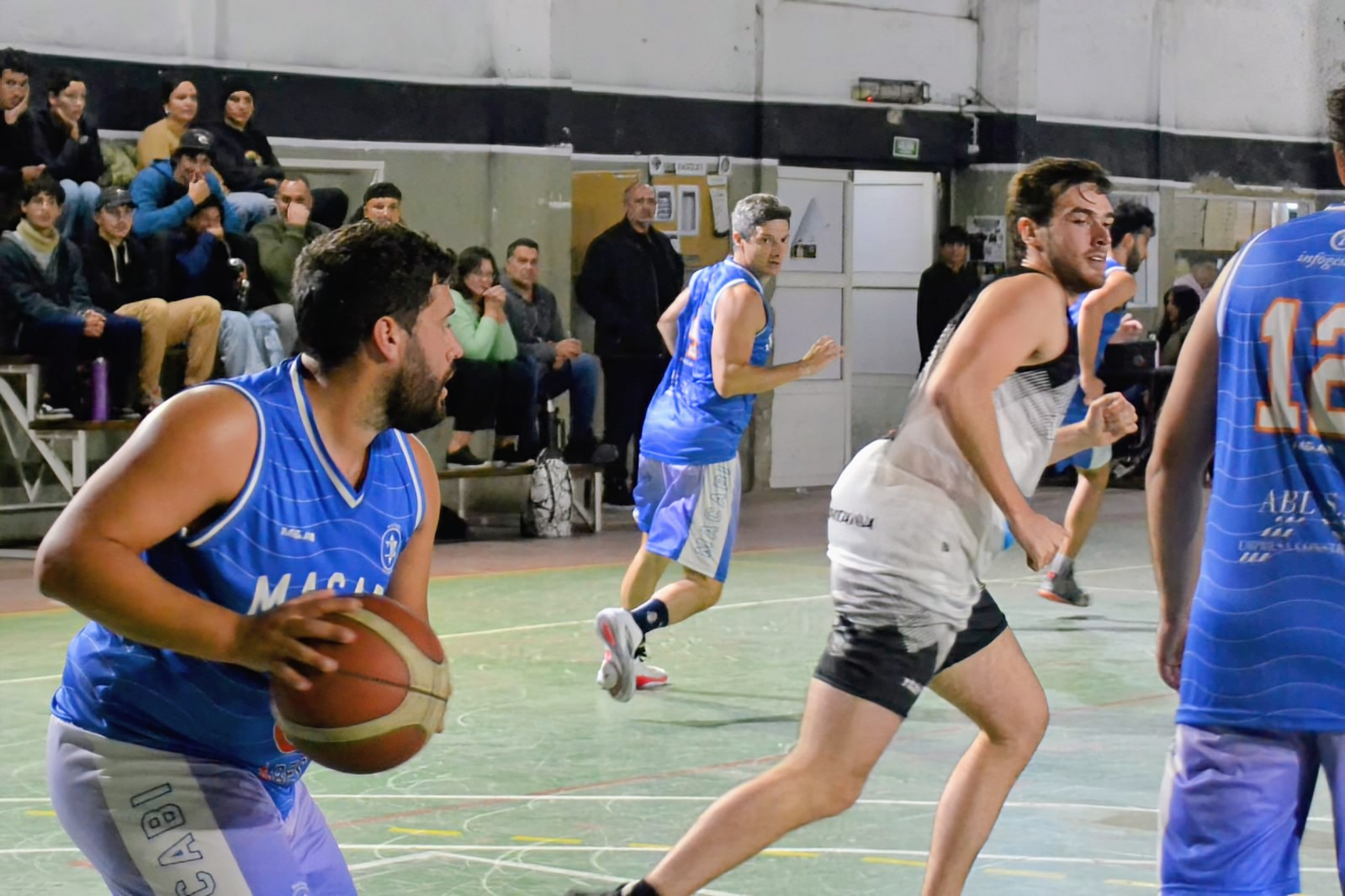 Macabi dio vuelta el resultado y derrotó a Villa Elisa en suplementario