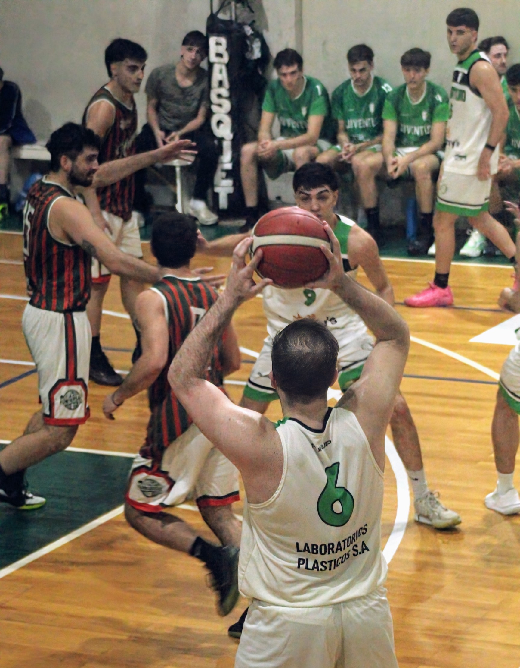 Juventud bombardeó La Cueva y se posicionó en el Apertura