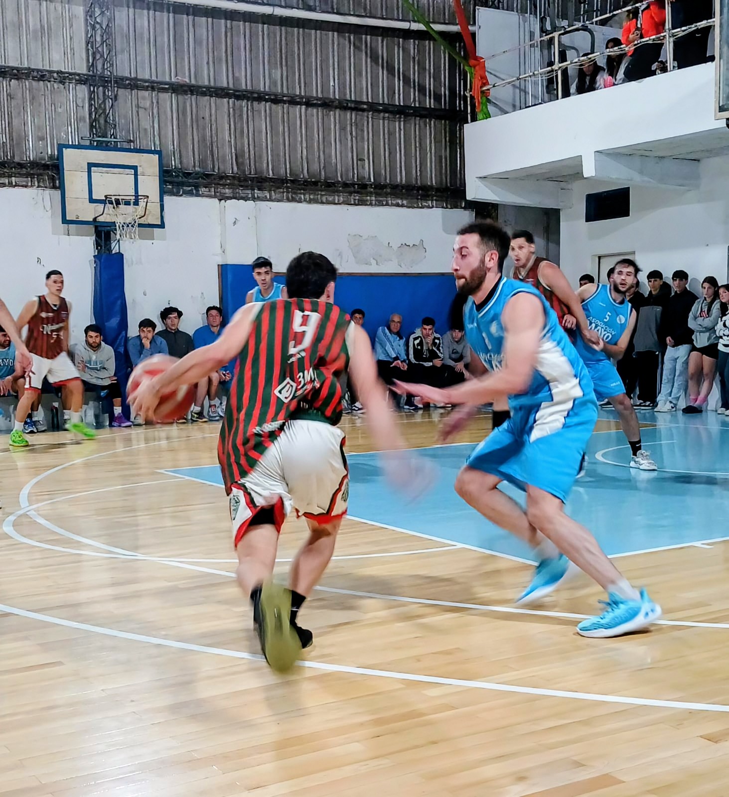 Universal derrotó a Mayo en el Alejandro Pino y lidera la zona junto a Banco