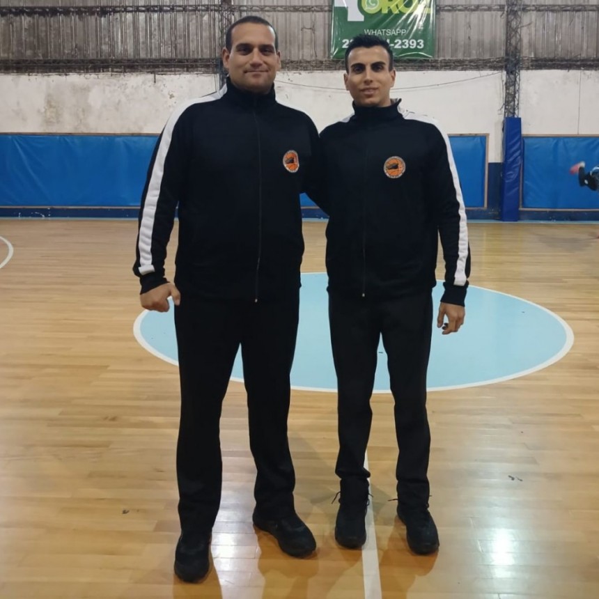 Unos amigos en el Club Mayo