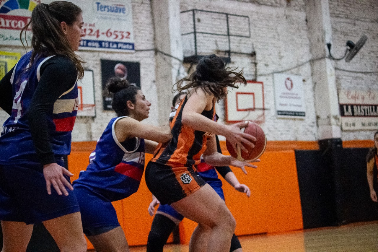 Reconquista liquidó a Platense en el Rosatti y pinta nuevamente como favorita del Apertura.