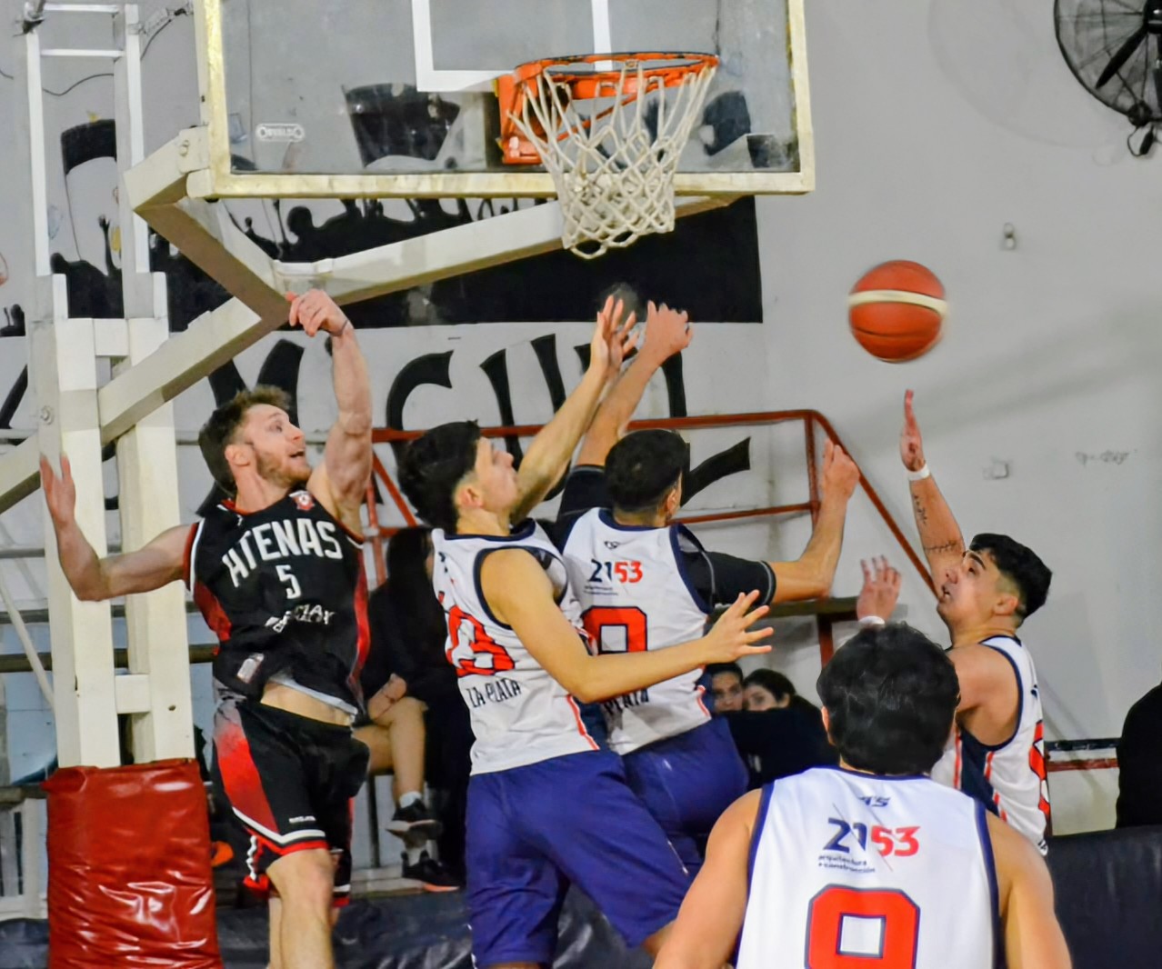 El Tricolor venció a  Atenas y ilusionó con los Play Off