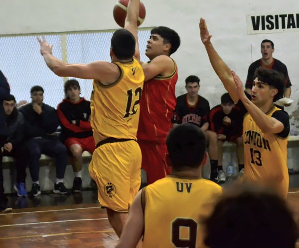 El Rojo fue superior y derrot&oacute; al Amarillo