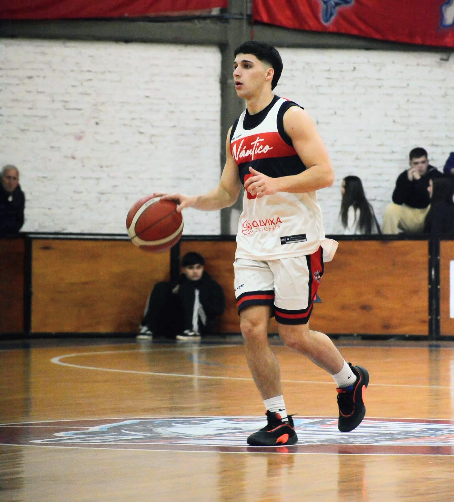 El Sabalero sacó peco al final y derrotó al Roble