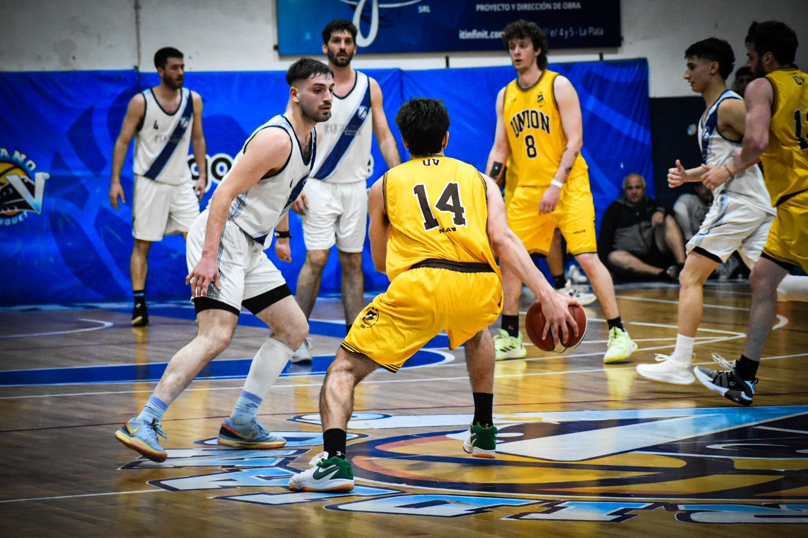 Uni&oacute;n Vecinal se llev&oacute; el cl&aacute;sico ante Meridiano V