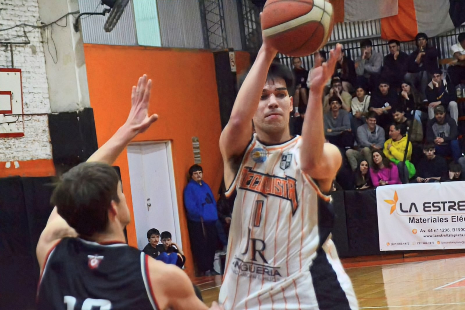 ¡Básquet de elite en el Rosatti!: Reconquista doblegó a Atenas y se quedó con un gran triunfo