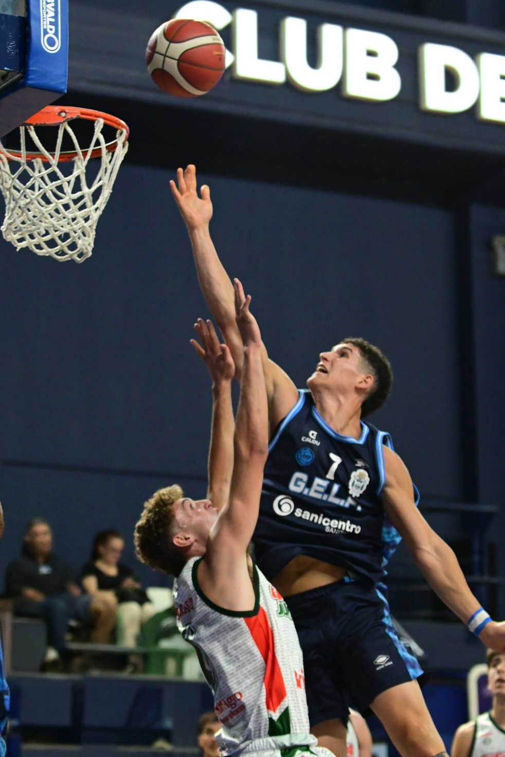 El Lobo sacó chapa, revirtió su juego y derrotó a Ciclistas