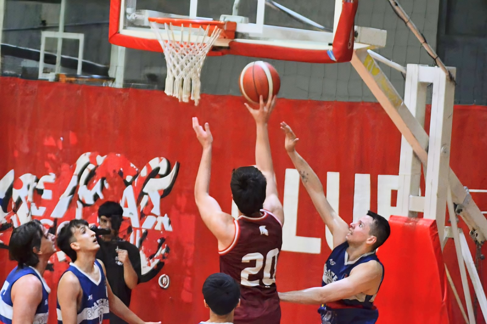 El Beta del Griego gan&oacute; y forz&oacute; al tercer juego